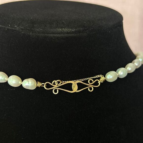 Vintage 19" Freshwater Pearl Necklace with 14K Gold Hook Clasp Hand Knotted - Picture 6 of 7